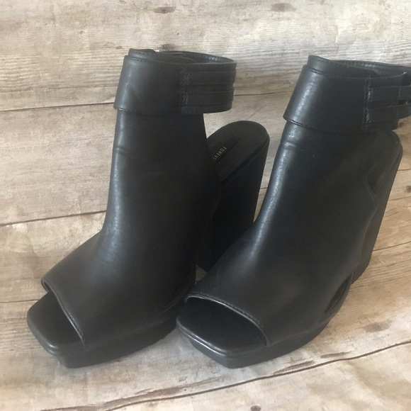 FOREVER21 - Picture 2 of 3